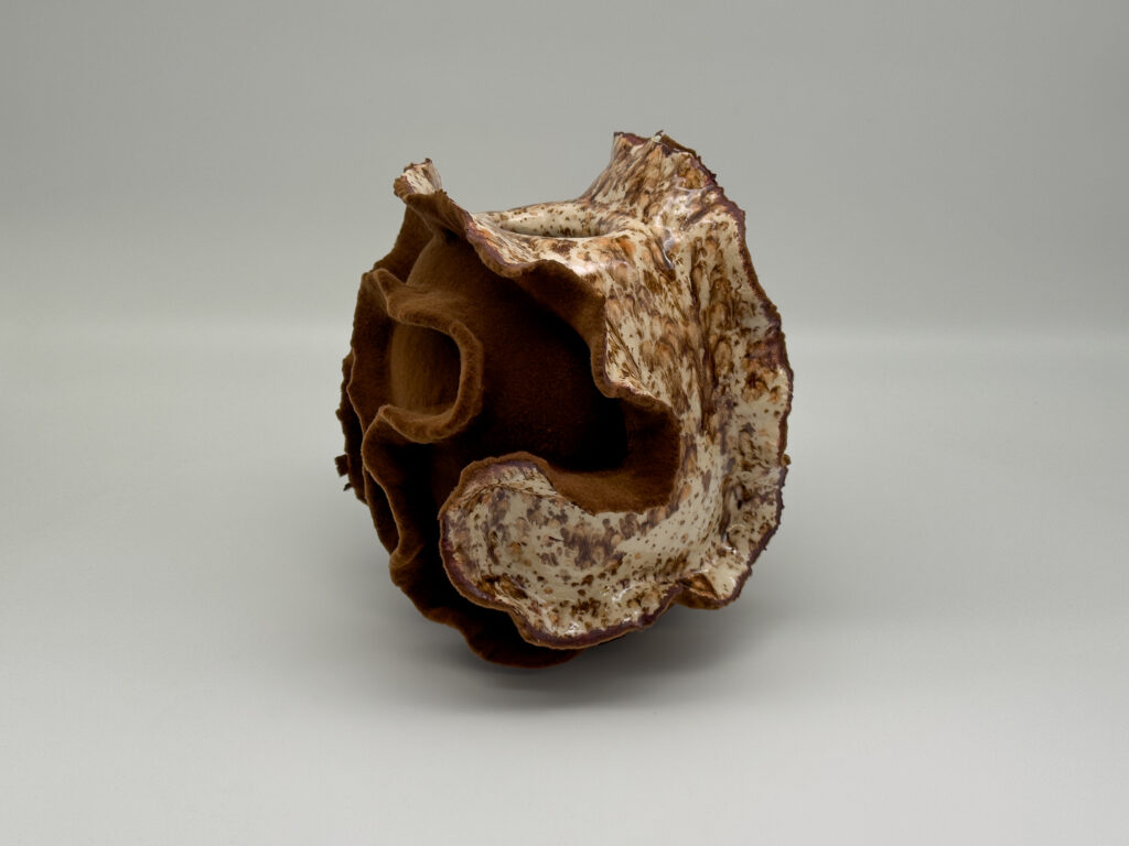 velvet-vase-03