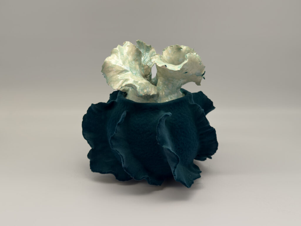velvet-vase-06