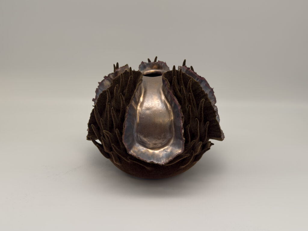 velvet-vase-07