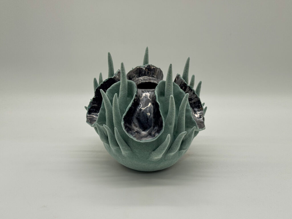 medium-velvet-vase